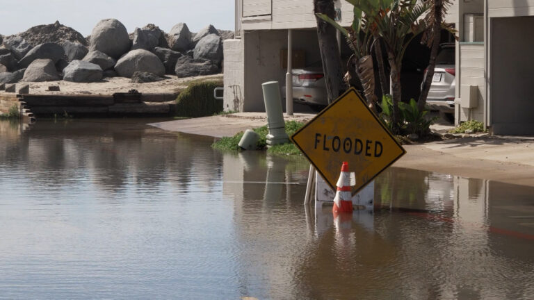 Tormenta Rachel deja riesgos de inundación y preocupación por contaminación en San Diego