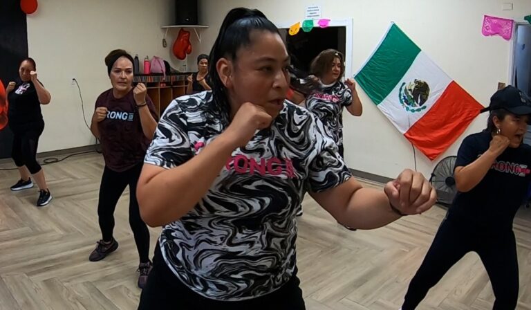 Strong Nation fortalece y une a mujeres de Logan Heights a través del deporte