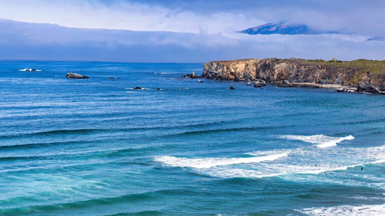 Muere un hombre tras ser localizado entre las rocas en una playa de Big Sur