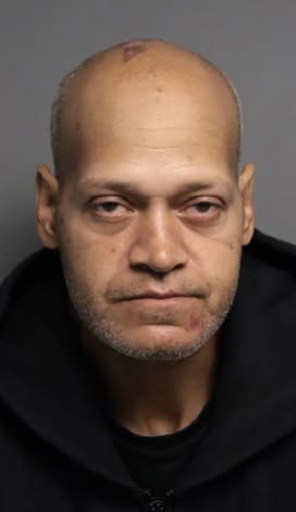Arrestan a hombre acusado de asesinato tras presunto incidente de ira al volante en Connecticut