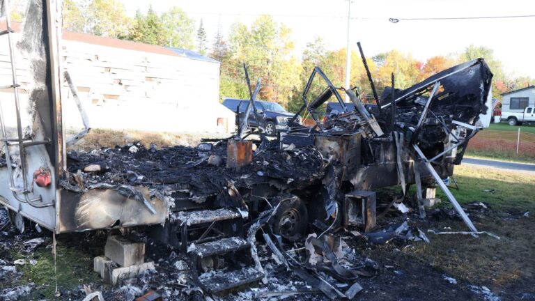 Hombre enfrenta cargos por provocar dos incendios en Medway y Woodville