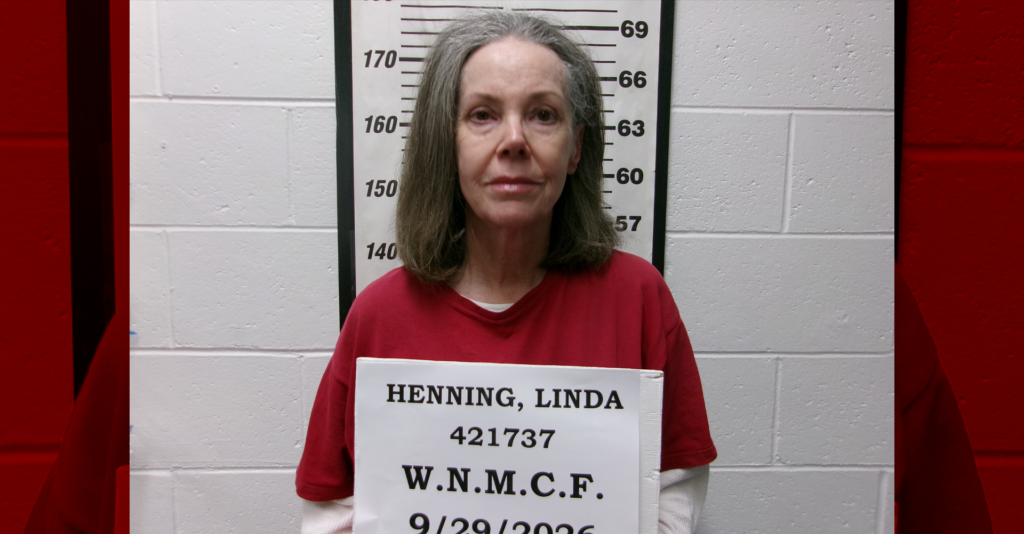 Liberan a Linda Henning mientras espera un nuevo juicio por el asesinato de una mujer en 1999