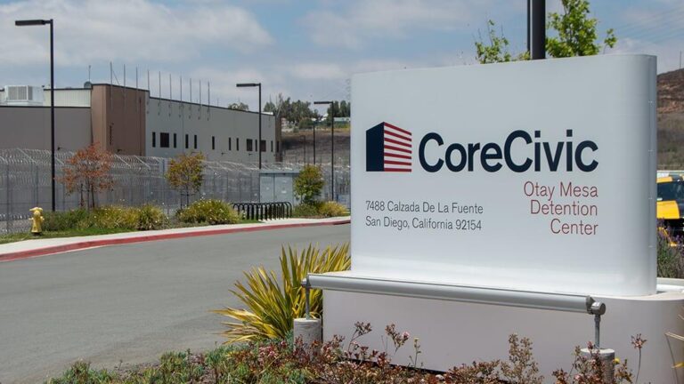 Persona muere bajo custodia de ICE en centro de detención de Otay Mesa