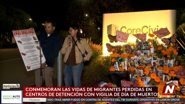 Activistas instalan altar de muertos frente al centro de detención de Otay Mesa