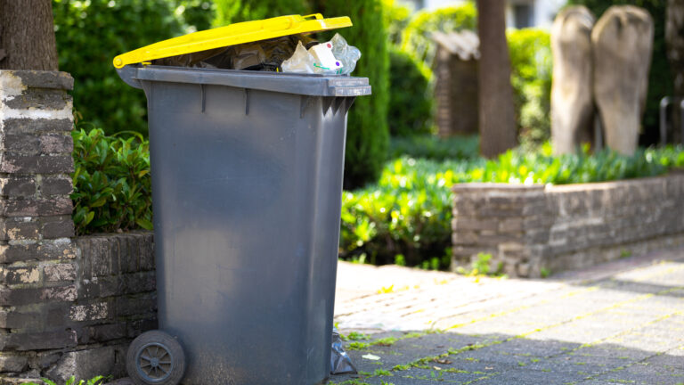 Condado de San Diego reenvía 44,000 recibos del impuesto predial por error en tarifa de basura