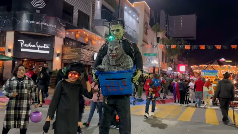 Tijuana permitirán el uso de máscaras para adultos en halloween